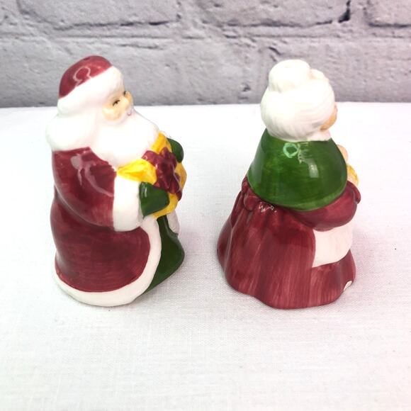 Mr. & Mrs. Santa Claus Painted Ceramic Christmas Salt Pepper Shakers - Picture 4 of 9